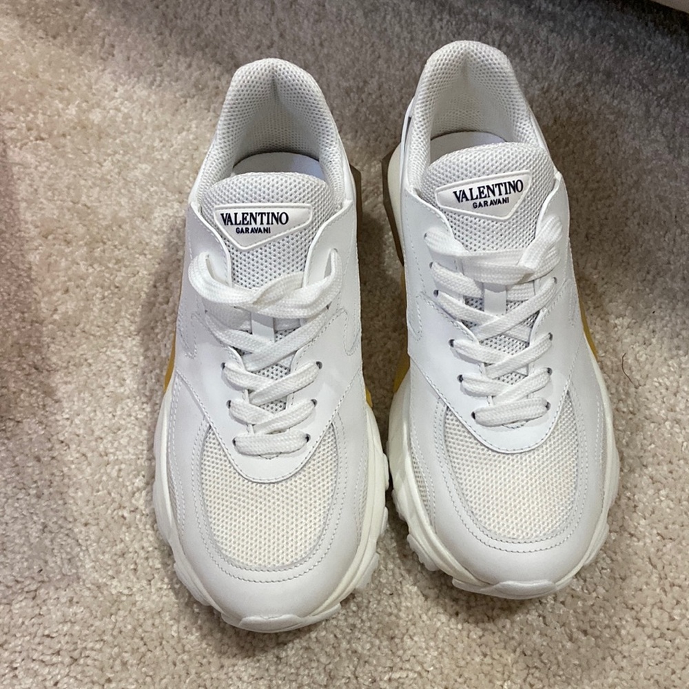 Brand new Valentino garavani sneakers ! Size 37.5 (7.5 womens)